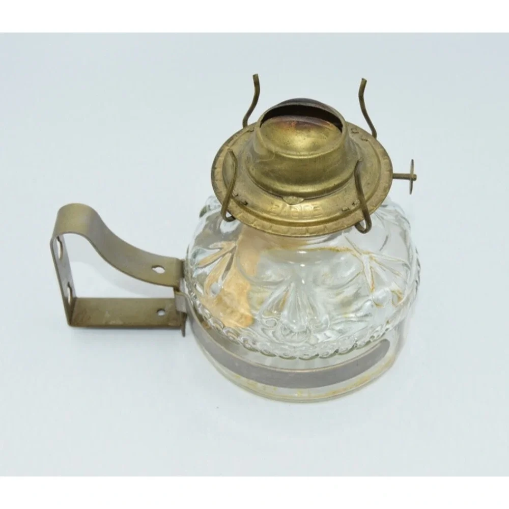 Antique Eagle Thick Glass Oil / Kerosene Lantern Lamp
